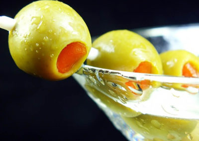 cocktail-olives-dry-martini-skyline-chalfont-new-britain